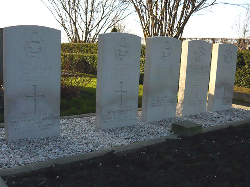 image of 5 headstones at Spanbroek