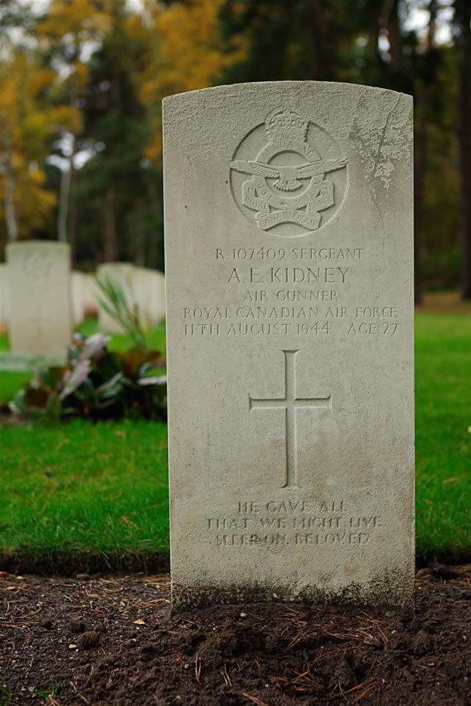 Headstone Sgt Kidney